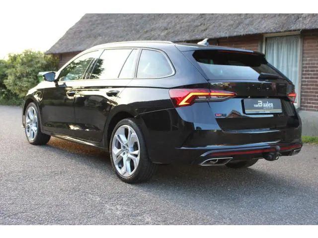 ŠKODA Octavia Combi 1.4 TSI RS iV PHEV Business SOh 95,6% LEER NAVI FULL LED TH 107000KM!!!