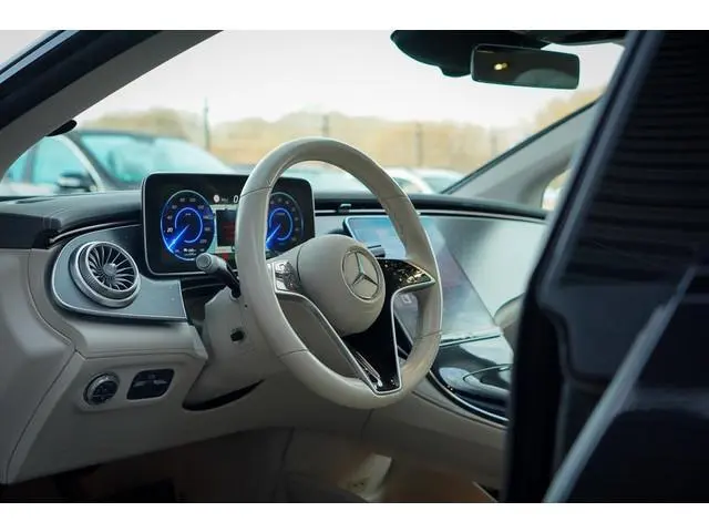 Mercedes-Benz EQS