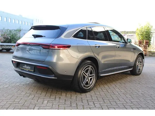 Mercedes-Benz EQC 400 4MATIC Premium Plus 80 kWh SOh 93% AMG LEER NAVI SCHUIFDAK 144000KM!!!
