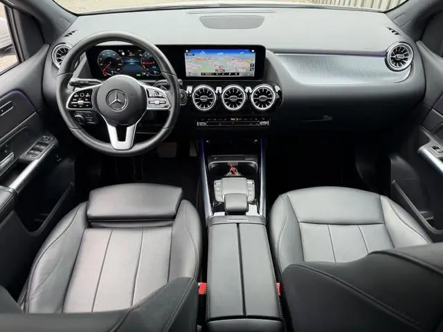 Mercedes-Benz B-klasse 250 e 18''/Leder/Stoelverwarming/Camera/Sfeerverlichting/Apple Carplay & Andr...