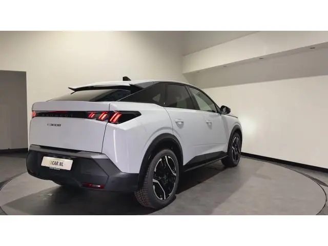 Peugeot e-3008