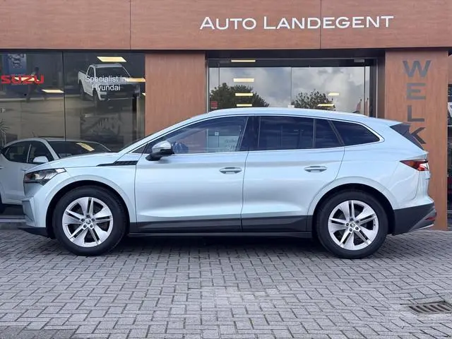 ŠKODA Enyaq iV 80 | Camera | Carplay | DAB | NAV | Cruise control | Open dak | Stoel verwarming