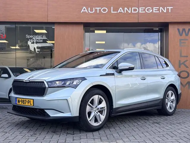 ŠKODA Enyaq iV 80 | Camera | Carplay | DAB | NAV | Cruise control | Open dak | Stoel verwarming