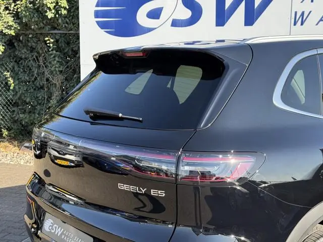 Geely E5