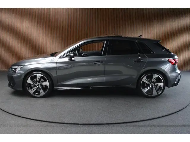 Audi A3 Sportback 35 TFSI 3X S-line Panodak ACC HUD 360 Leer Sonos PDC Carbon Elektr. achterklep LM...
