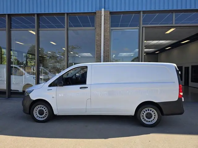 Mercedes-Benz eVito eVito 112 L2 Business Solution 60 kWh Achteruitrijcamera Airco  Stoelverwarming
