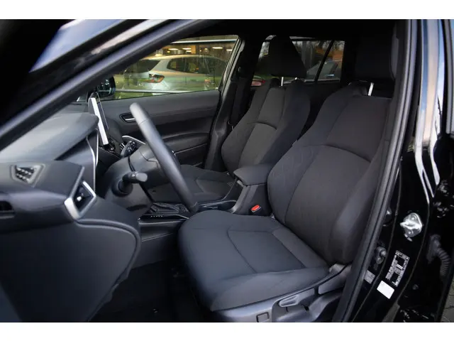 Toyota Corolla Cross Hybrid 140 Style , Adap. cruise, Keyless entry,