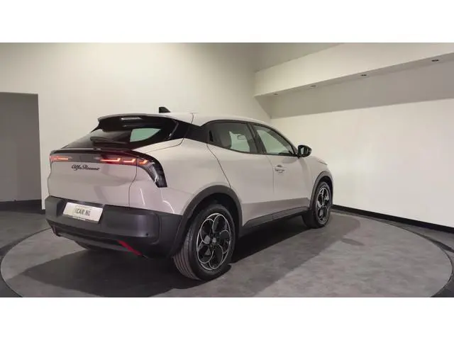 Alfa Romeo Junior Elettrica 54 kWh | SOH 97,0 % | Cruise Control Adaptief