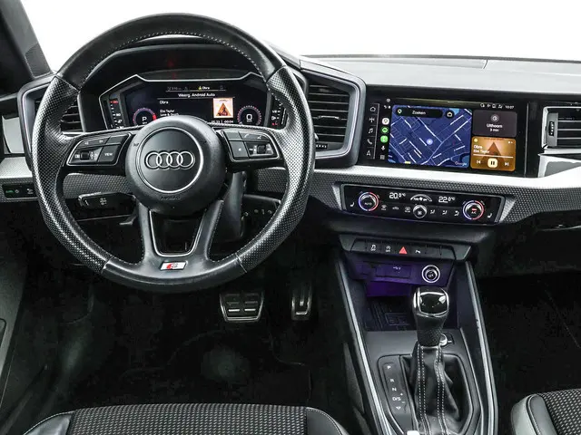 Audi A1 Sportback 30 TFSI 116pk S Line Edition One · Stoelverwarming · LED Koplampen · Sfeerverlicht...