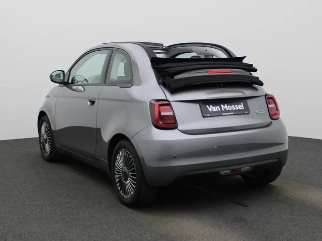 Fiat 500C 500e 42 kWh Icon | Navigatie | Stoelverwarming | Parkeersensoren achter |