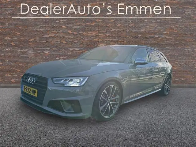 Audi S4