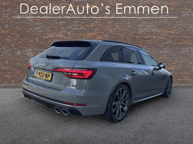Audi S4