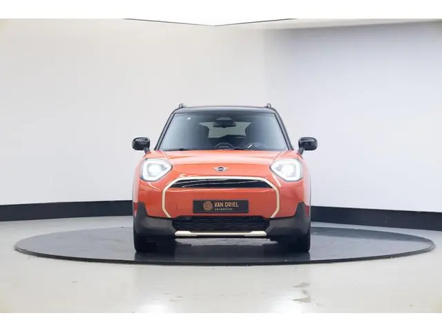 MINI Aceman E Favoured S 42.5 kWh | Panoramadak | 18 Inch |