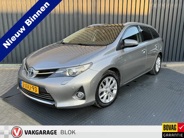 Toyota Auris Touring Sports 1.8 Hybrid Lease+ | Panodak | Stoelverw. | Parkeersensoren V&A | Camera...