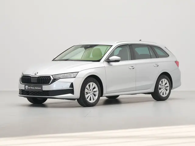 ŠKODA Octavia Combi 1.5 TSI MHEV Business Edition Navigatie Keyless Privacy Glas Lm Velgen Nieuw Mod...