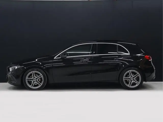 Mercedes-Benz A-klasse 180 Business Solution Luxury [SCHUIFKANTELDAK, SFEERVERLICHTING, STOELVERWARM...
