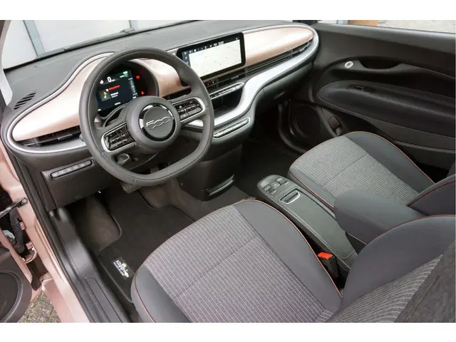 Fiat 500 Icon 42kWh SOH 92% Panorama