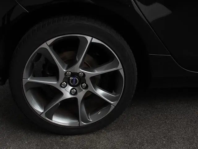 Volvo V40 2.0 T2 Ocean Race Climate Control Navigatie Lederen bekleding Parkeersensoren Trekhaak Lic...