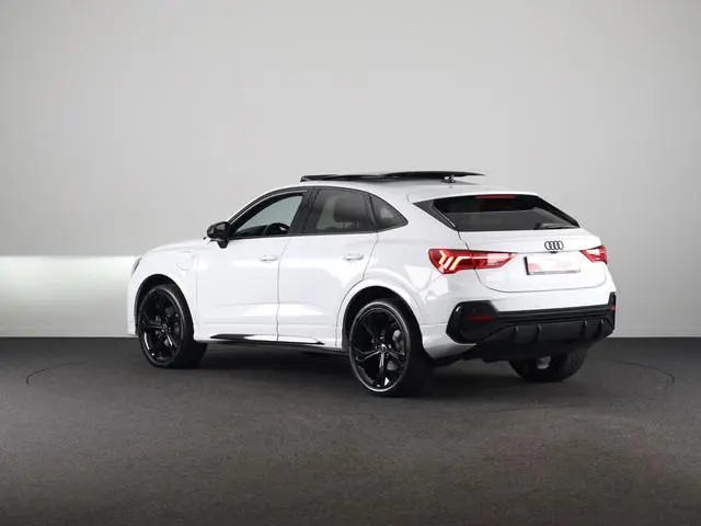 Audi Q3 Sportback 45 TFSI e S Edition 245 pk S-tronic | Navigatie | Panoramadak | Trekhaak (wegklapb...
