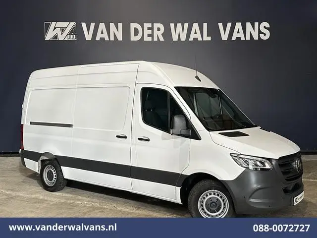 Mercedes-Benz Sprinter 317 CDI 170pk L2H2 Euro6 Airco | Camera | Navigatie | Apple Carplay | LED And...