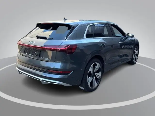 Audi e-tron 55 408pk Quattro S edition 95 kWh · Panoramadak · 360 Camera · B&O Audio · Stoelverwarmi...