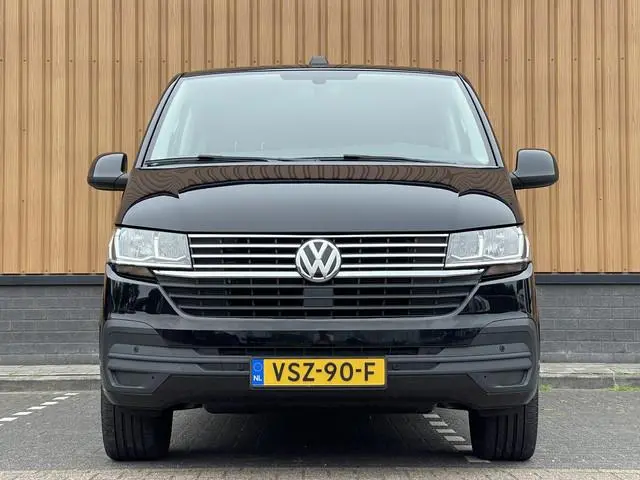 Volkswagen Transporter 2.0 TDI L2H1 30 DC Multivan | Automaat | Trekhaak | Navigatie | DAB | Apple C...