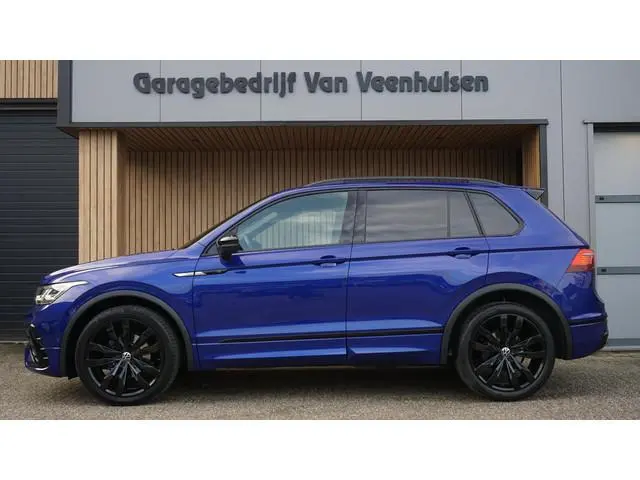 Volkswagen Tiguan 1.5 TSI 150pk 3x R-Line Pano.Dak H&K *Black Optik* HUD 360-View Trekhaak 20inch IQ...