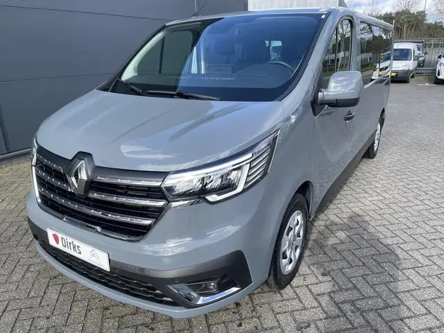Renault Trafic 150pk L2H1 Grand Luxury (Trekhaak - Camera - LED - 9 pers - Navigatie - Apple Carplay...