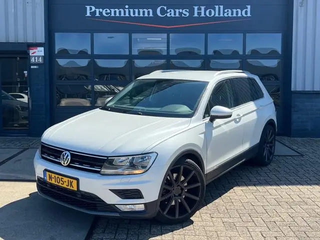 Volkswagen Tiguan 2.0 TSI 4Motion Highline Navi Camera Keyless 21 Inch