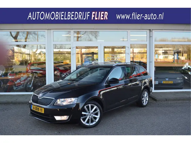 ŠKODA Octavia Combi 1.4 141PK TSI Greentech Ambition Businessline ✅ Trekhaak ✅ PDC ✅ Orig. NL ✅ NAP...