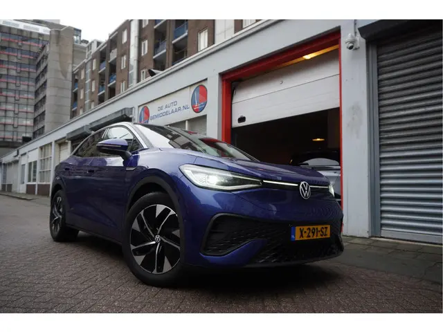 Volkswagen ID.5 Pro 77 kWh | 94%SOH | Panoramadak | MATRIX | Leer | 360 camera | Adaptieve cruise + lane departure met stuurcorrectie | Dakspoiler | Apple Carplay | Key Less Entry/ Go | Sfeerverlichting