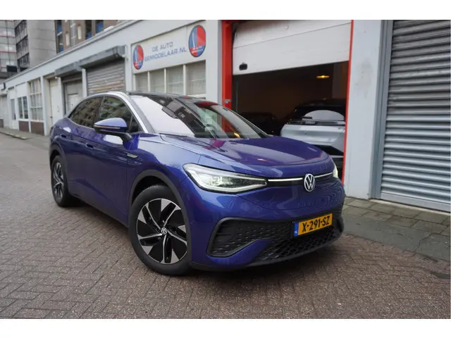 Volkswagen ID.5 Pro 77 kWh | 94%SOH | Panoramadak | MATRIX | Leer | 360 camera | Adaptieve cruise + lane departure met stuurcorrectie | Dakspoiler | Apple Carplay | Key Less Entry/ Go | Sfeerverlichting