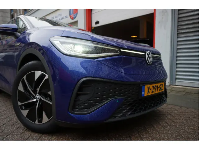 Volkswagen ID.5 Pro 77 kWh | 94%SOH | Panoramadak | MATRIX | Leer | 360 camera | Adaptieve cruise + lane departure met stuurcorrectie | Dakspoiler | Apple Carplay | Key Less Entry/ Go | Sfeerverlichting