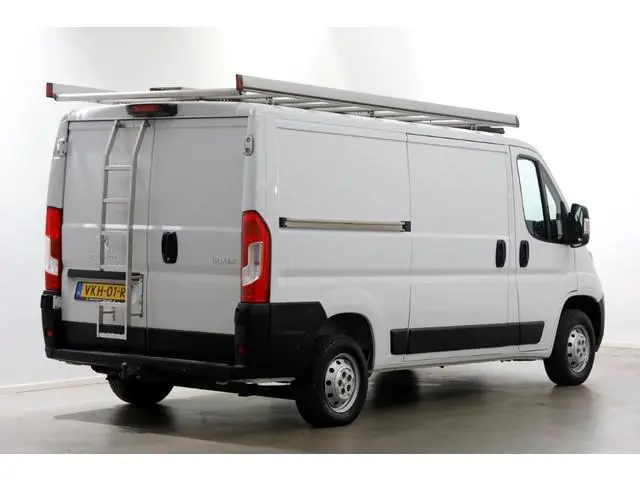 Peugeot Boxer 335 2.2 BlueHDi 140pk L2H1 Premium Airco/Navi/2x Schuifdeur 04-2021