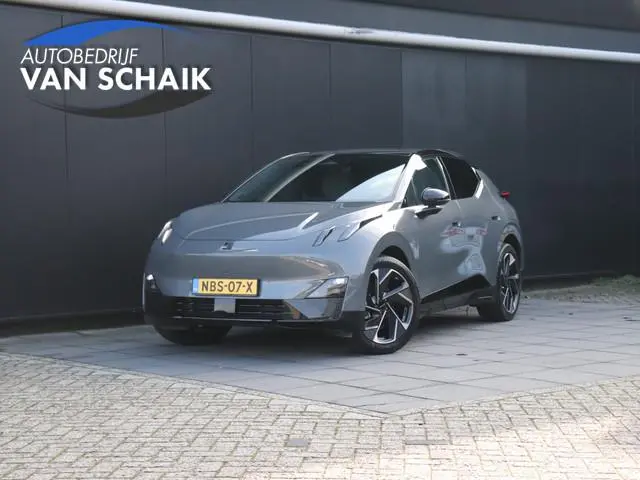 Lynk & Co 02