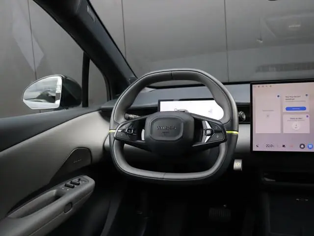 Lynk & Co 02