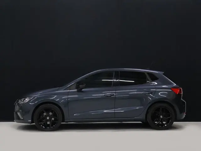 SEAT Ibiza 1.0 TSI FR Business Intense Plus [ADAPTIVE CRUISE CONTROL, APPLE CARPLAY, ANDROID AUTO, A...