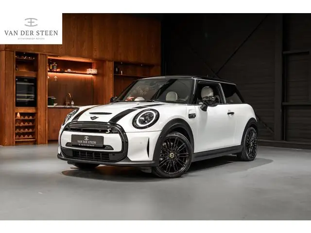 MINI Electric MINI Yours 33 kWh Schuifdak | Adapt. cruise | Sportstoelen | NL Auto