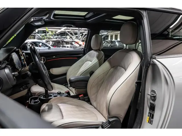 MINI Electric MINI Yours 33 kWh Schuifdak | Adapt. cruise | Sportstoelen | NL Auto
