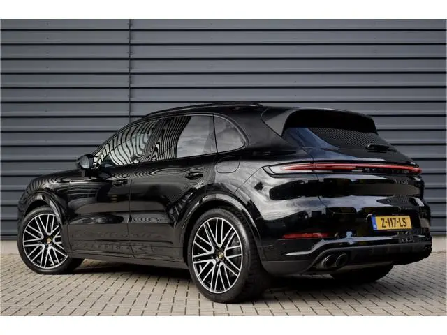 Porsche Cayenne 3.0 E-Hybrid SportDesign | Panorama | 22'' Wielen | Trekhaak | Sfeerverlichting | Lu...
