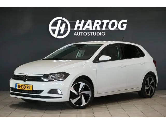 Volkswagen Polo 1.0 TSI Comfortline Automaat + STOELVERWARMING / TREKHAAK / APPLE CARPLAY