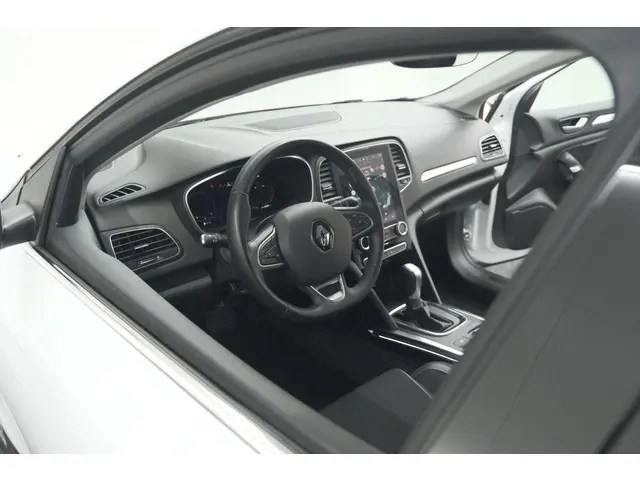 Renault Mégane Estate TCe 140 EDC Techno | Trekhaak | Camera | Navigatie | 9.3 Inch Groot Scherm