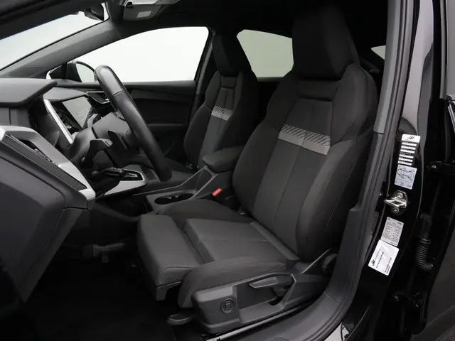 Audi Q4 Sportback e-tron 35 S-Line 55 kWh 170 pk | Matrix LED | Navigatie | Achteruitrijcamera | Sto...