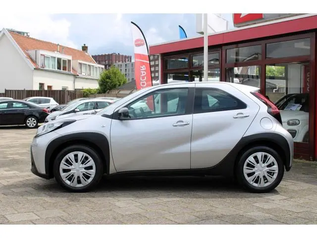 Toyota Aygo X 1.0 VVT-i MT Play
