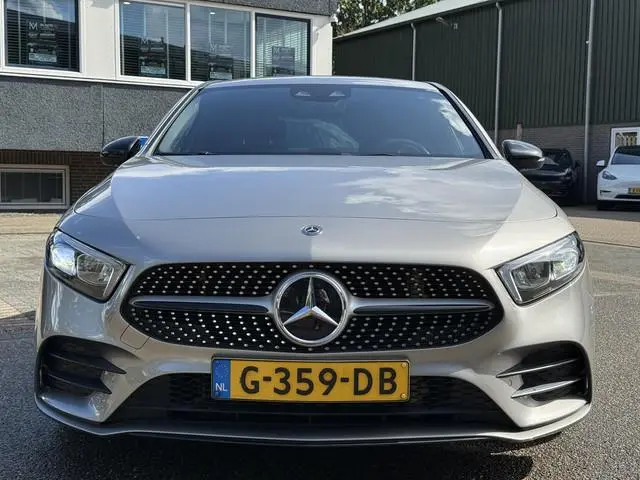 Mercedes-Benz A-klasse 200 Business Solution VAN: € 26.900- VOOR: € 24.877,- UW HERFSTVOORDEEL: € 2....