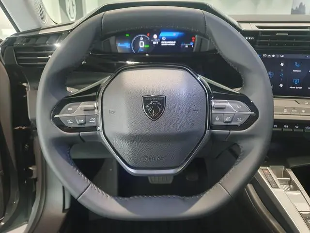 Peugeot e-308