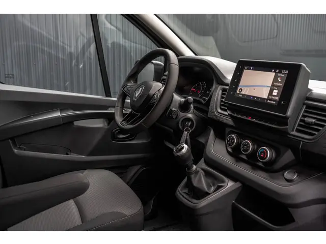 Renault Trafic Blue dCi 150PK | L2H1 | 9-Zits | Incl. BTW/BPM | LED   LED | Camera | Navi | Zijschui...
