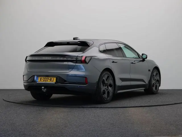 Zeekr 001