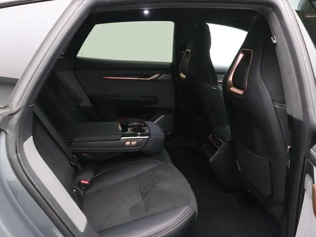 Zeekr 001