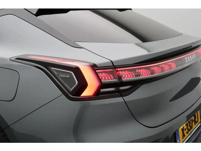 Zeekr 001